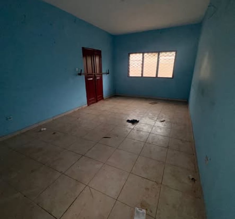 Vaste appartement à louer - Ngousso, Santa Lucia