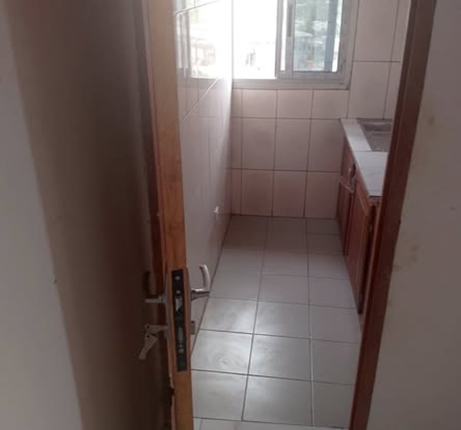 Studio moderne à louer - Village, Douala