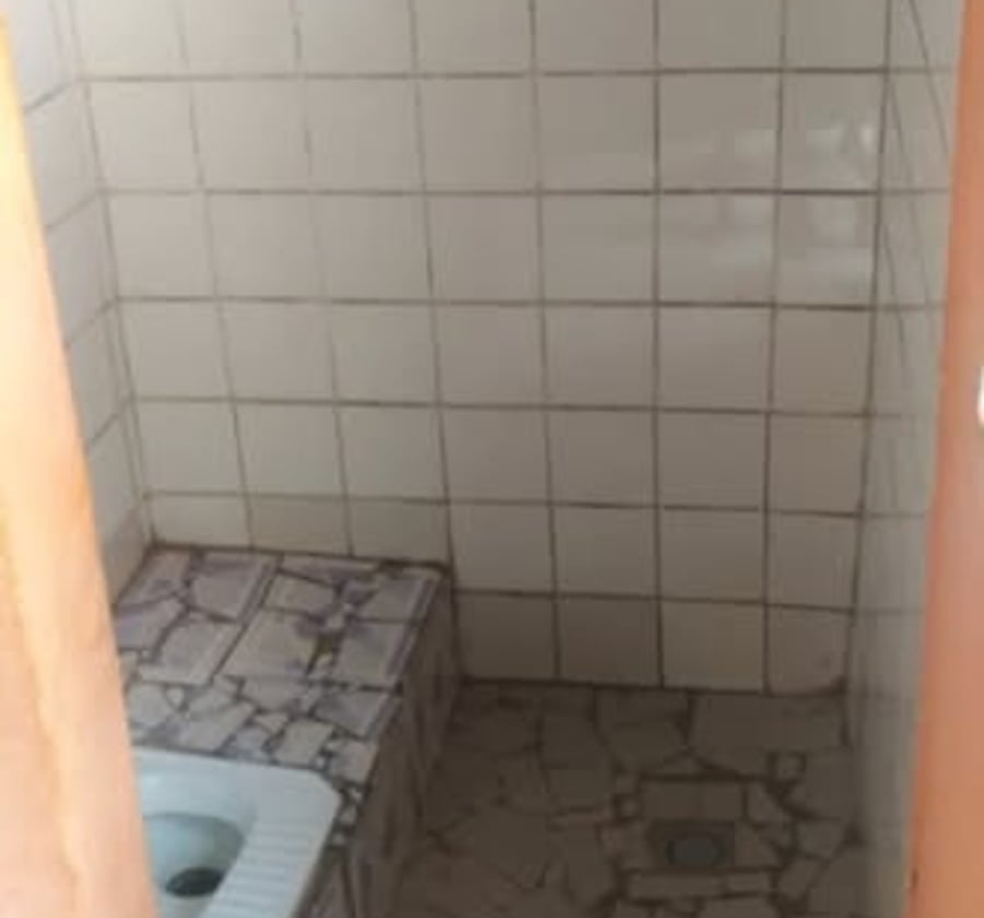 Vaste chambre à louer à Simbock