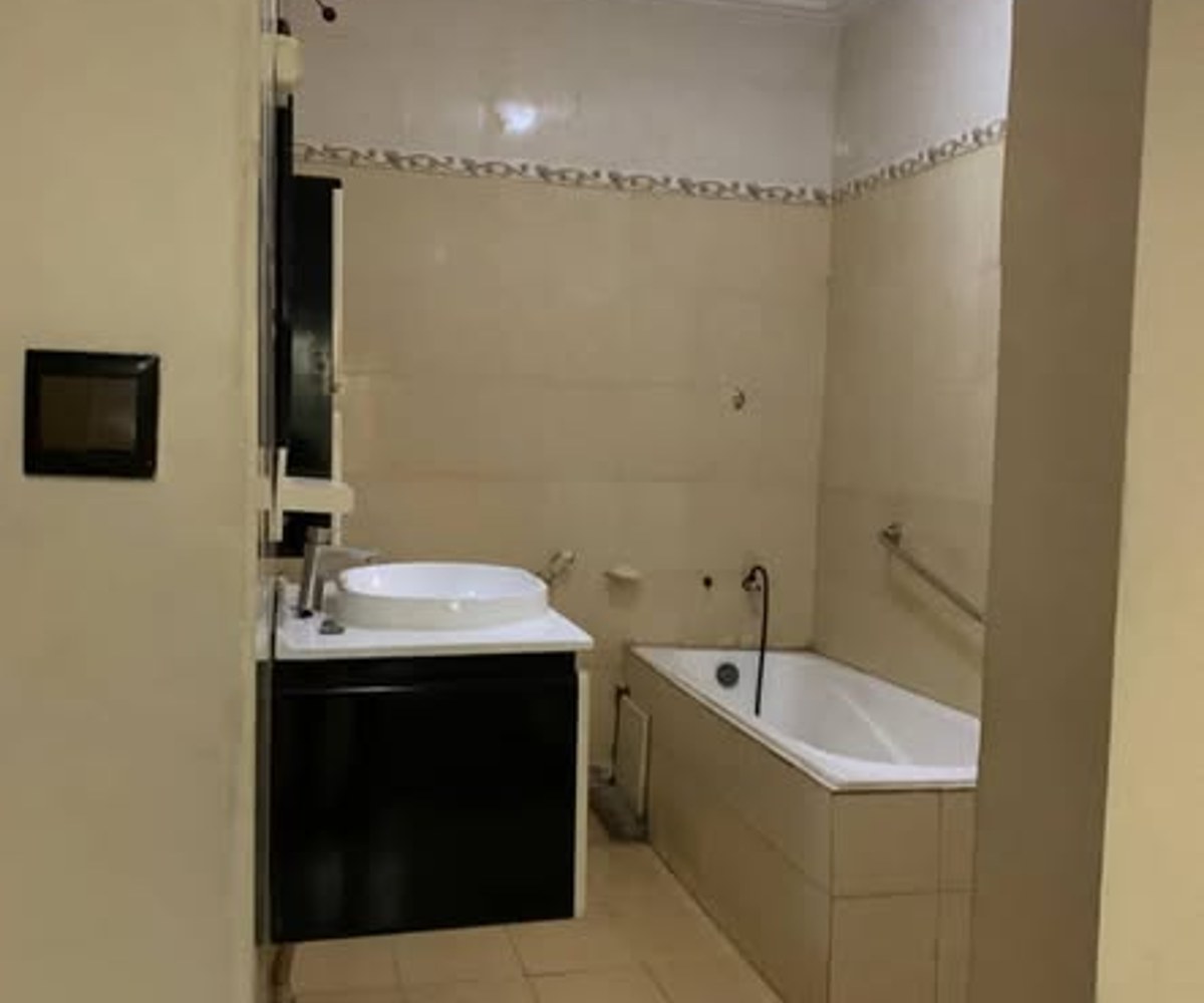 Appartement moderne à louer à Santa Barbara, Douala