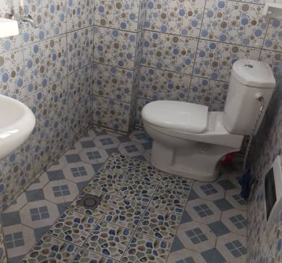 Chambre moderne 3 pièces à Ndogbong, Vallée Biffaga