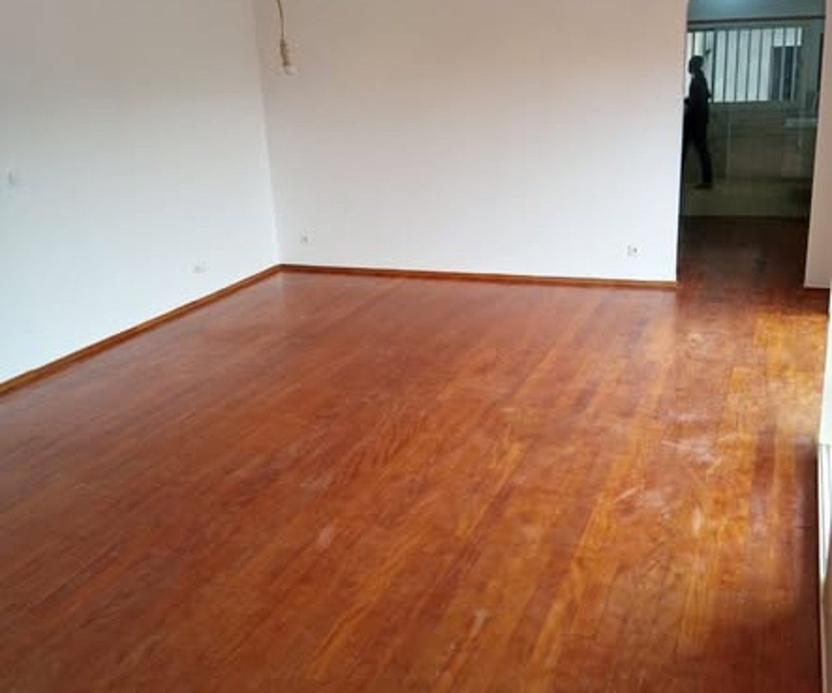 Duplex avec piscine 5 chambres - Bastos