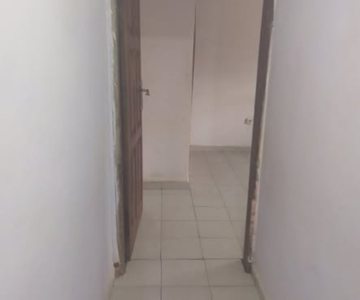Vaste appartement moderne à Emana Tradex