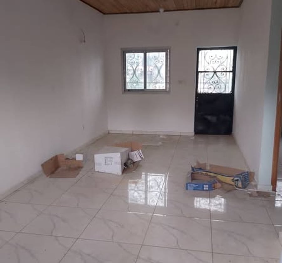 Studio moderne à Village - Douala