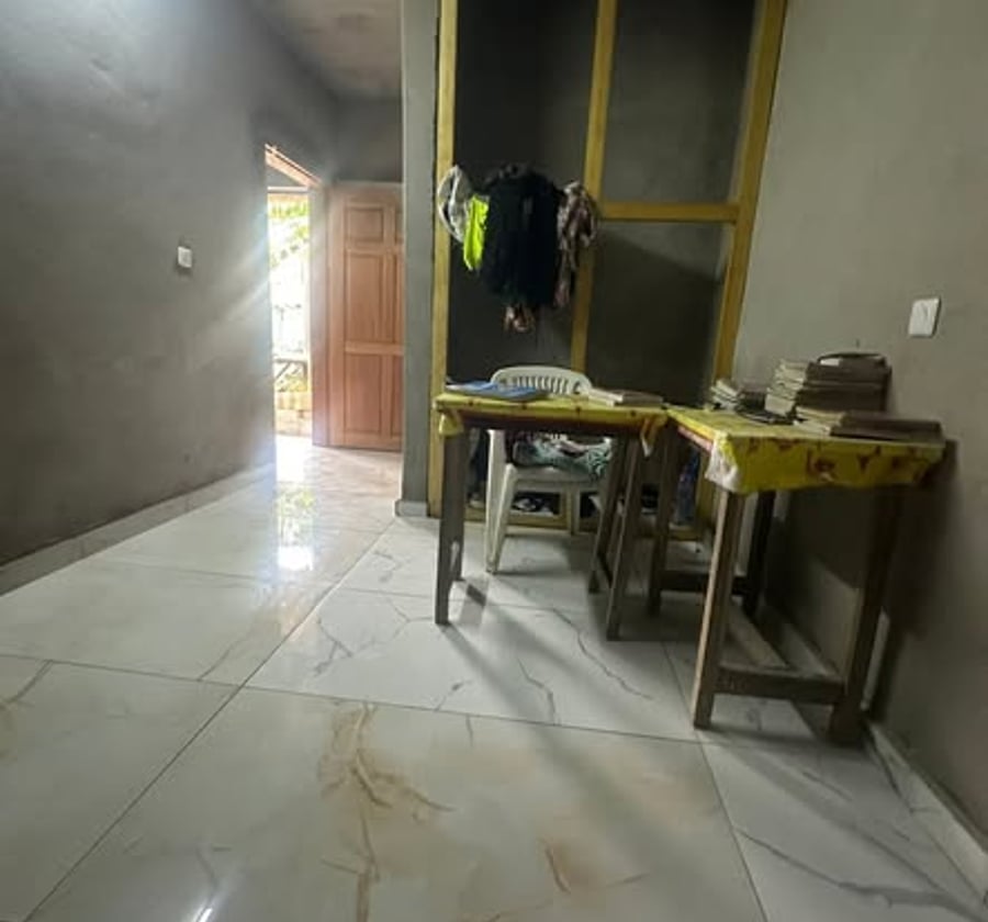 Studio moderne à PK12, Douala