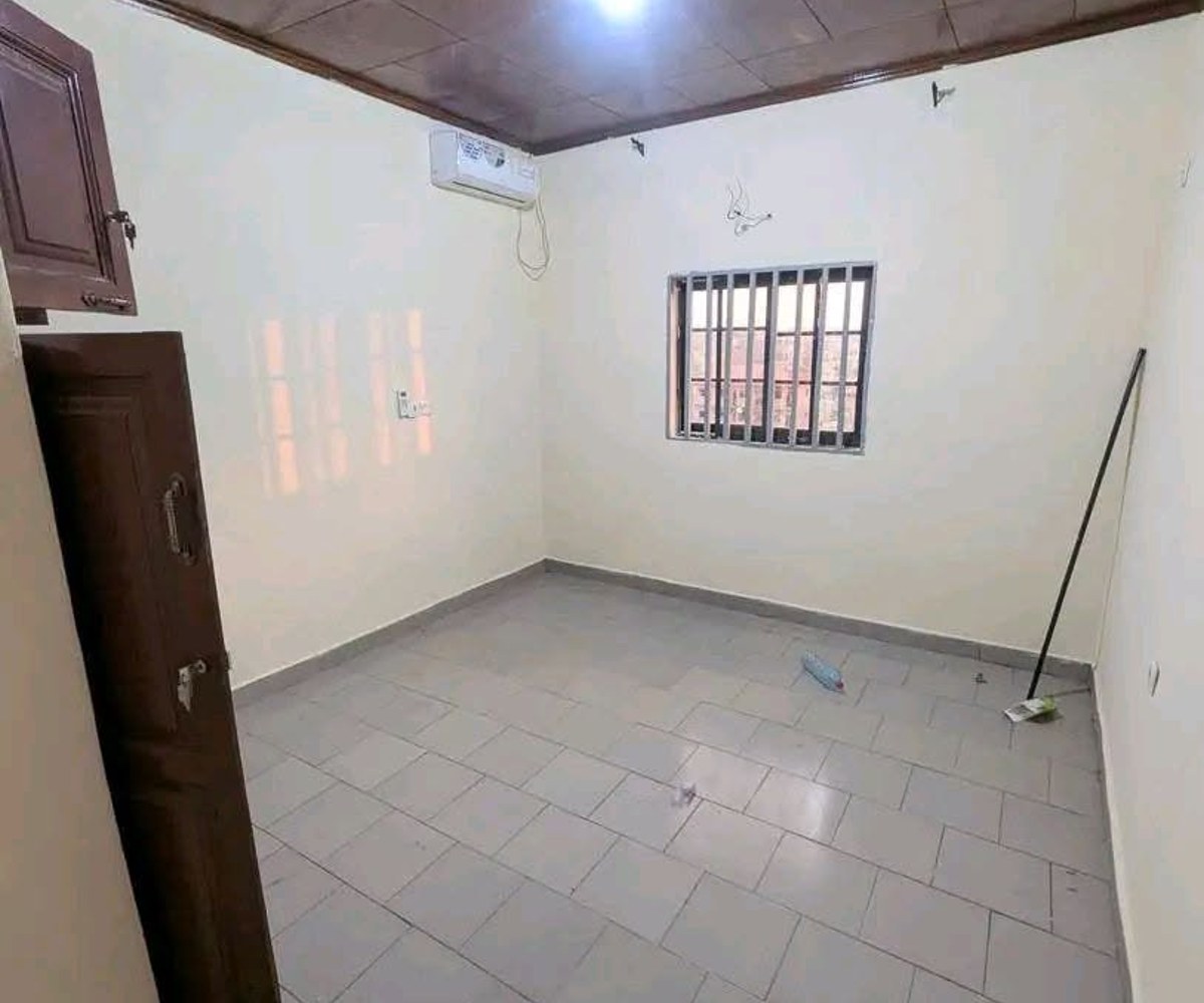 Appartement 2 chambres à louer à Fourgerol, Yaoundé