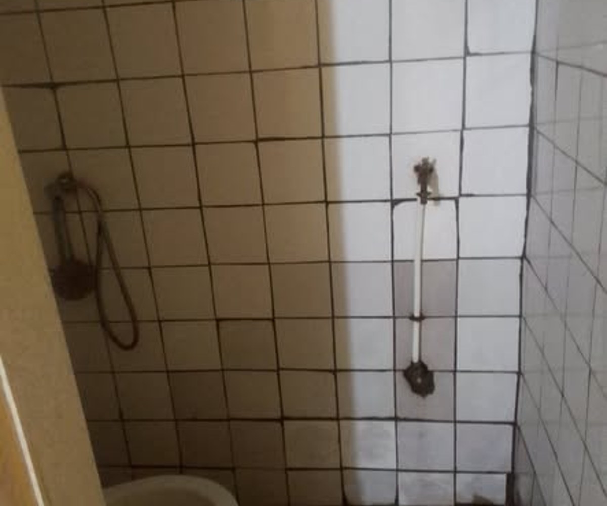 Grande chambre moderne à Nsimeyong