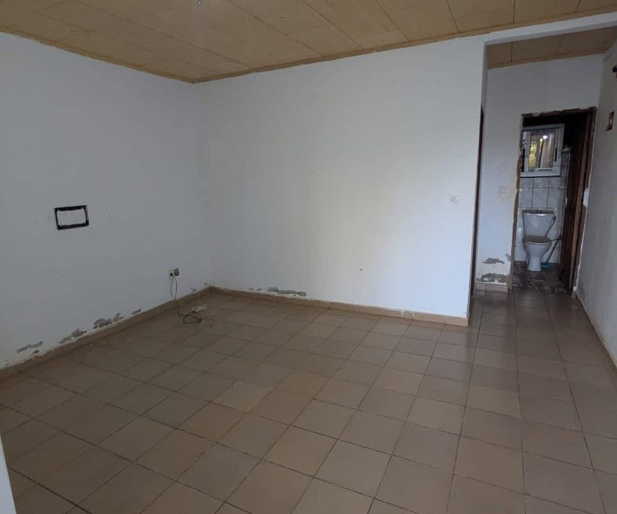 STUDIO À LOUER 35000f à NKOLFOULOU