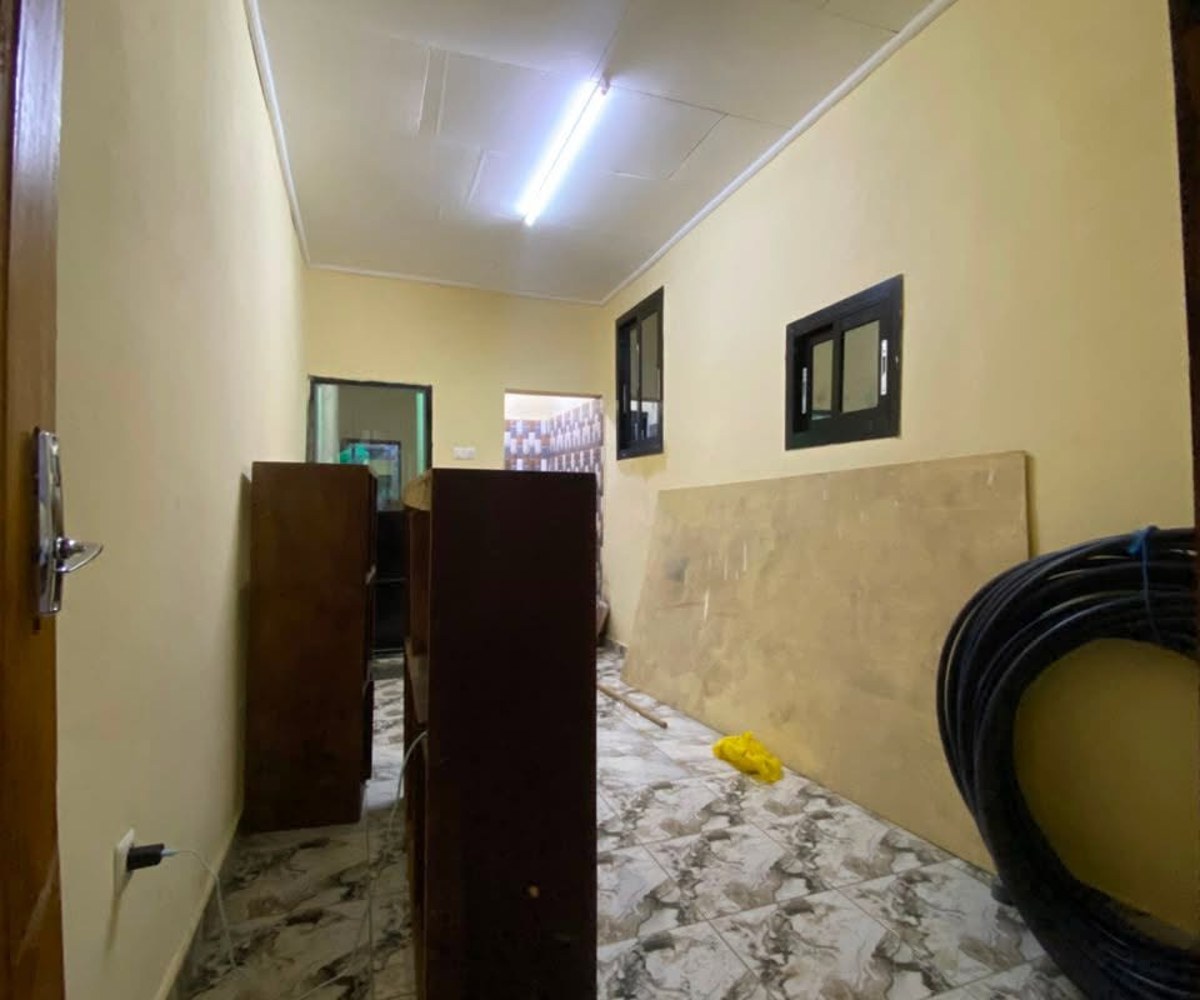Chambre moderne à Beedi