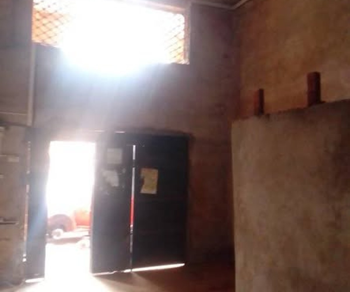 Boutique moderne à louer - Ekie, Yaoundé