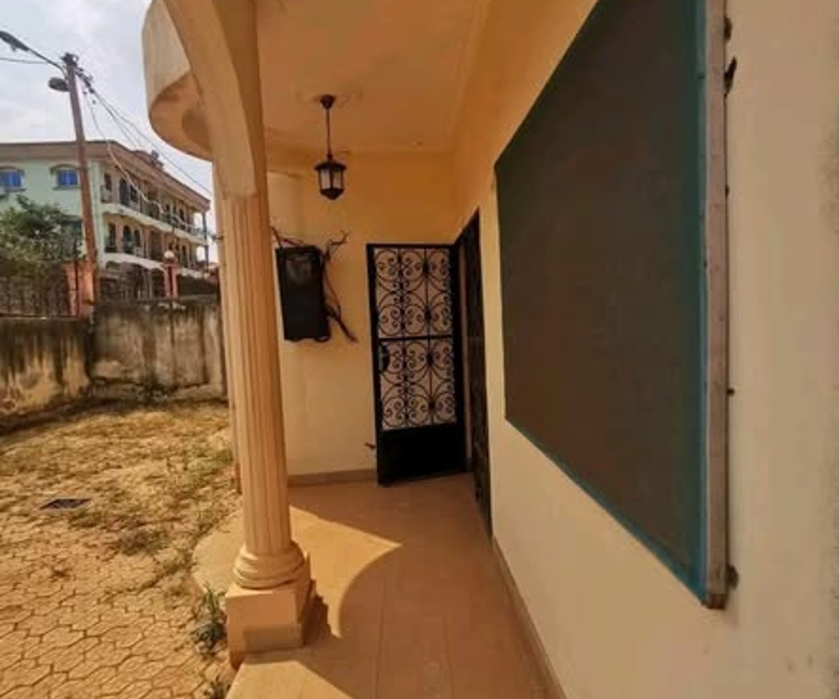 Duplex à louer Nkolmesseng - 250 000 FCFA/mois