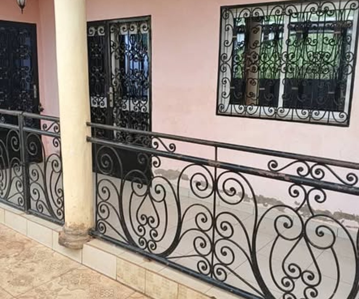 Villa 4 chambres à louer à Nkoabang
