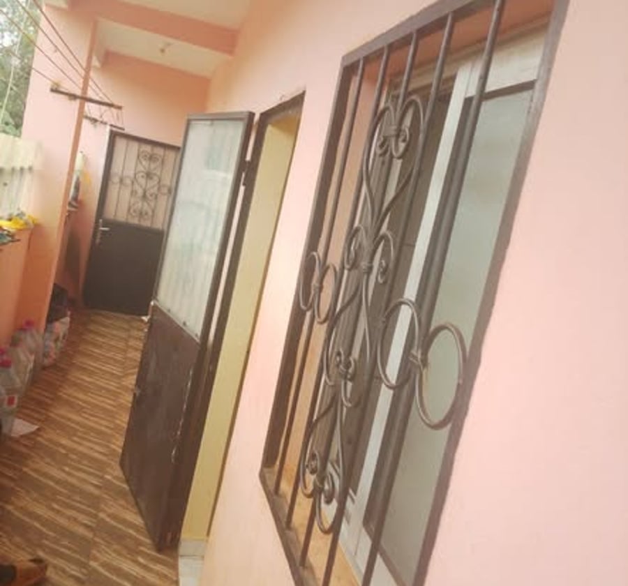 Grande chambre moderne trois pièces à louer - Essomba Yaoundé