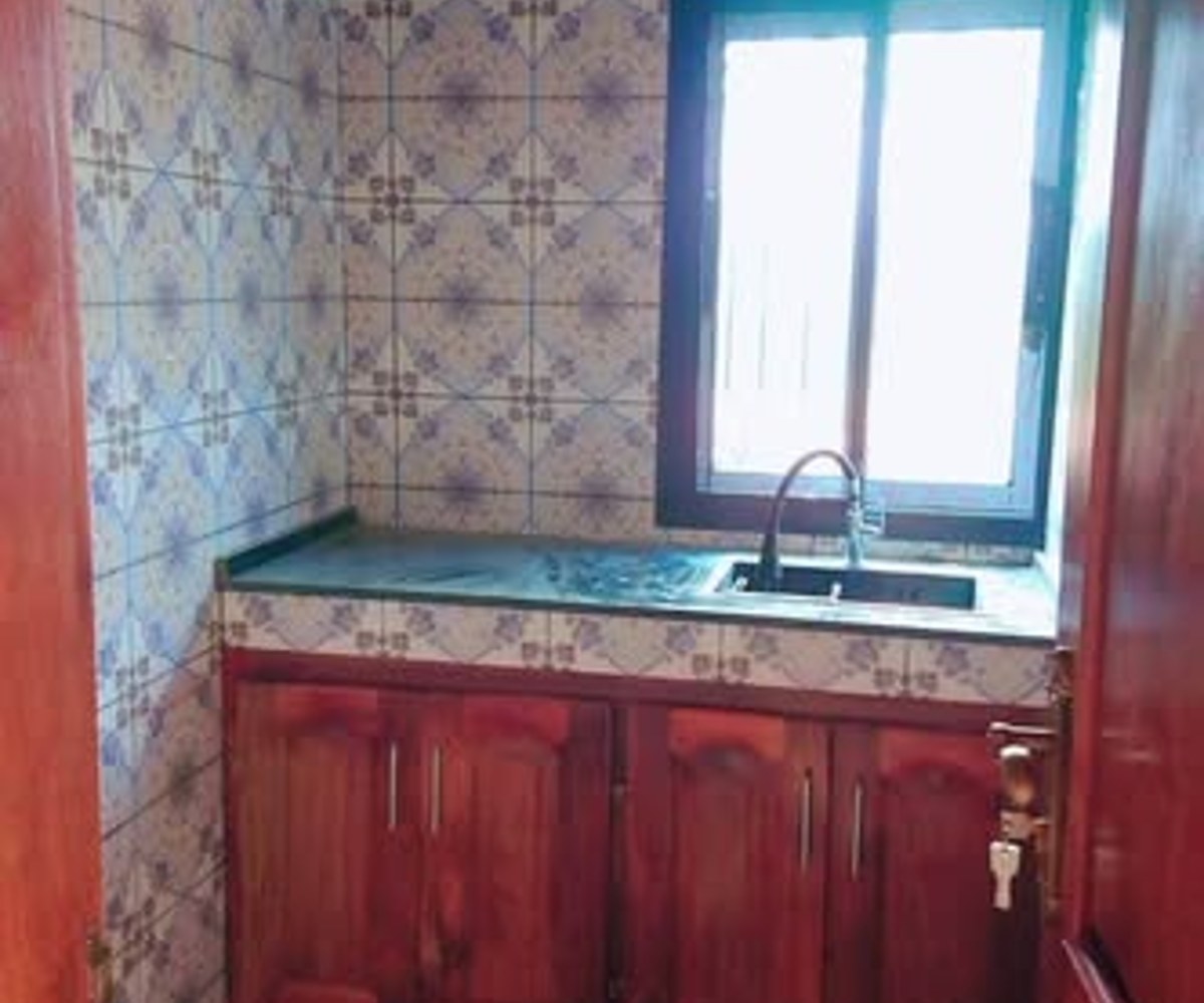 Studio moderne à louer à Odza