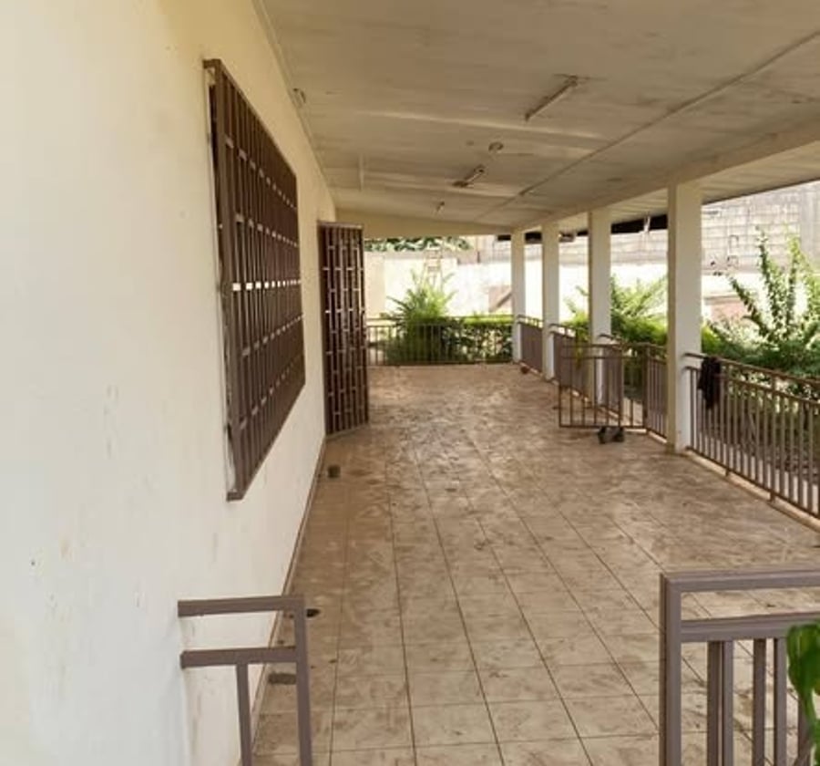 Villa à louer à Bastos - 7 chambres