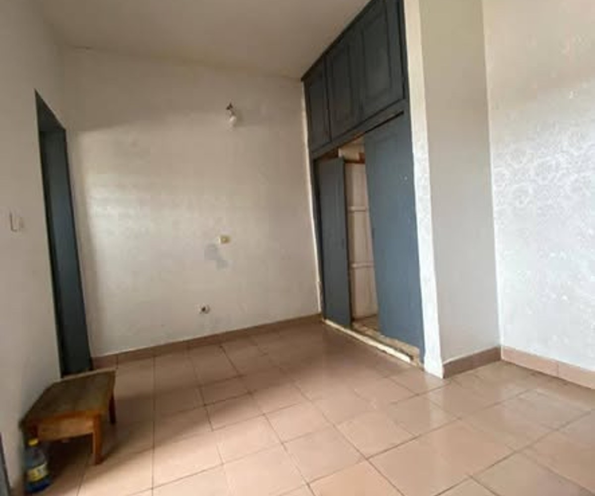 Chambre moderne spacieuse avec cuisine - PK 8, Douala