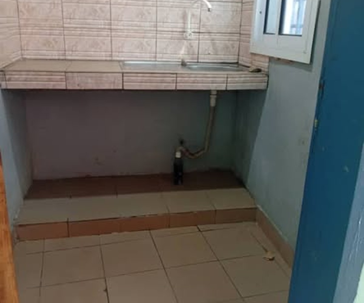 Studio moderne au PK12 Douala