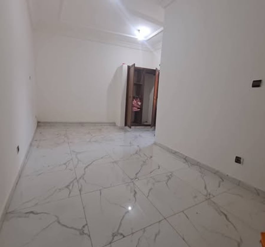Studio moderne à Nkolfoulou