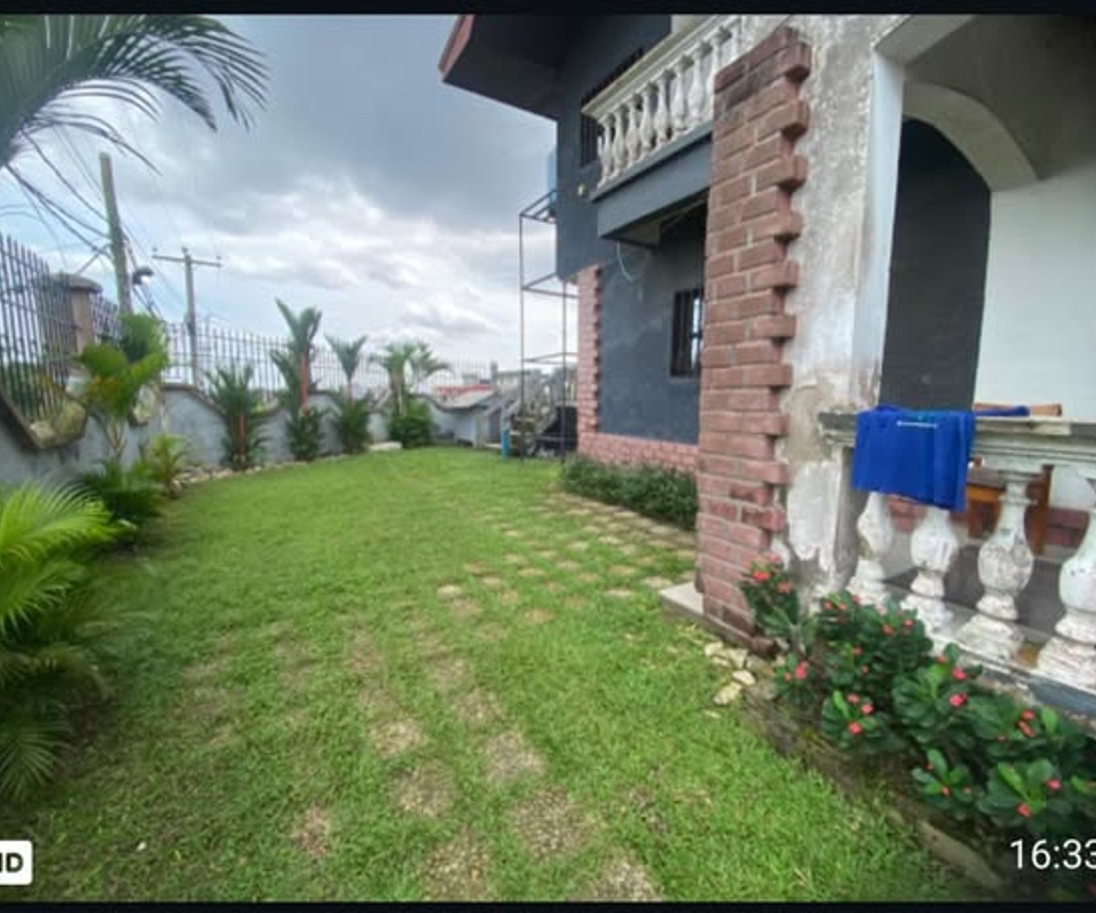 Vaste duplex à louer à Ndogbong