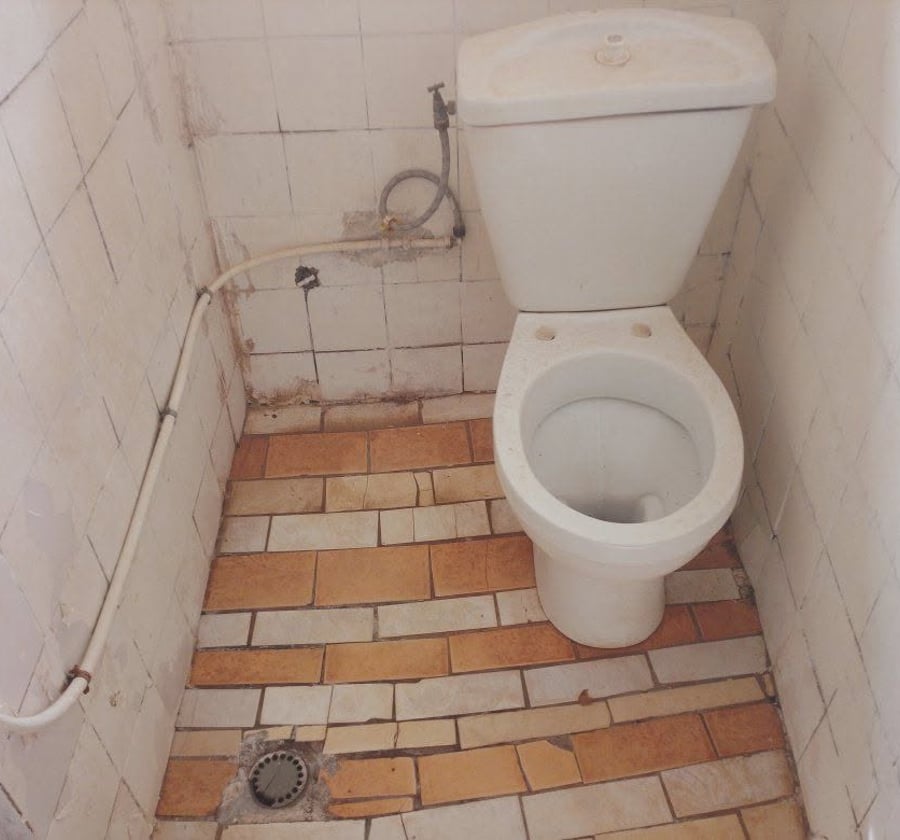 Chambre moderne deux pièces à Emombo