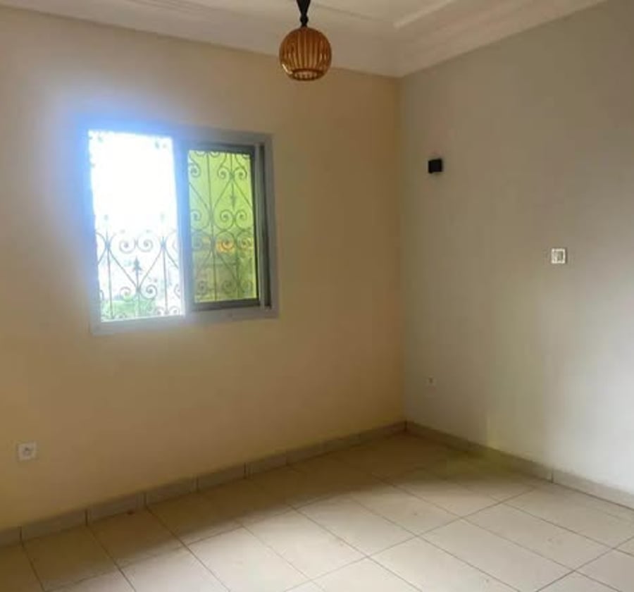 Studio moderne à louer – Mimboman Maetur