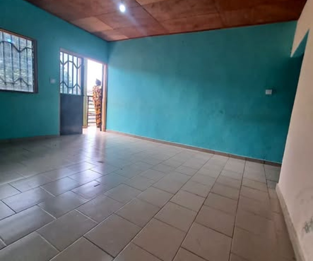 Studio moderne à Nkolfoulou - 55 000 FCFA/mois