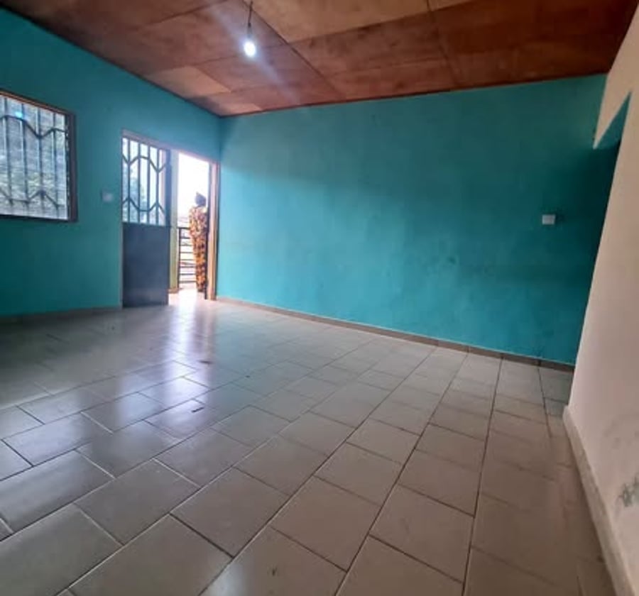 Studio moderne à Nkolfoulou - 55 000 FCFA/mois