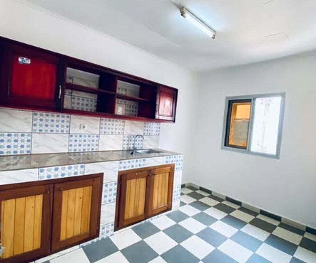 Appartement neuf à Kotto, 2 chambres, 150 000 FCFA/mois