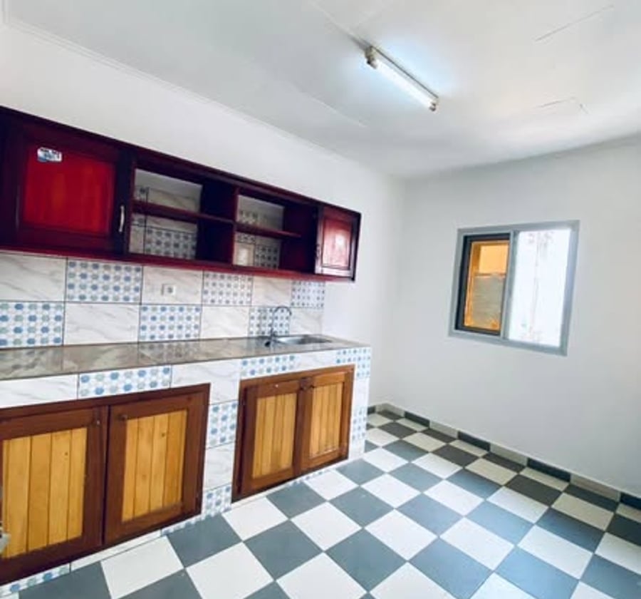 Appartement neuf à Kotto, 2 chambres, 150 000 FCFA/mois
