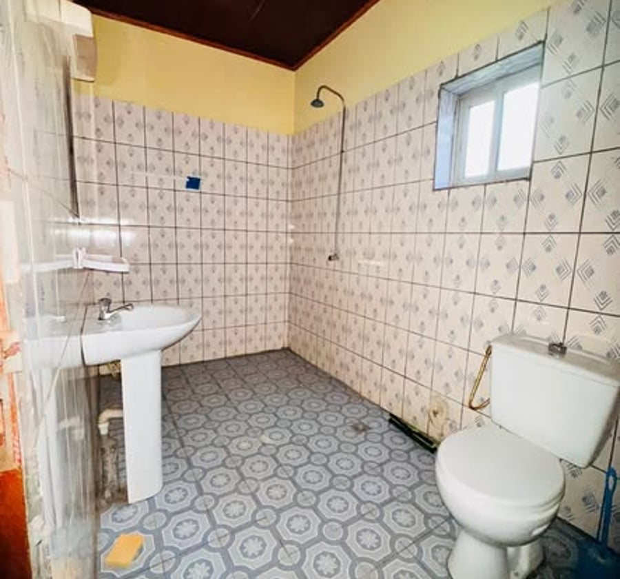 Vaste appartement 2 chambres – Yaoundé Nkozoa