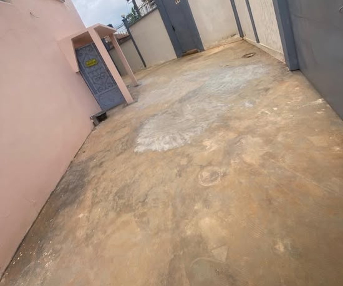 Appartement à louer à Nsam (Obam) - 2 chambres, 2 douches, climatisé