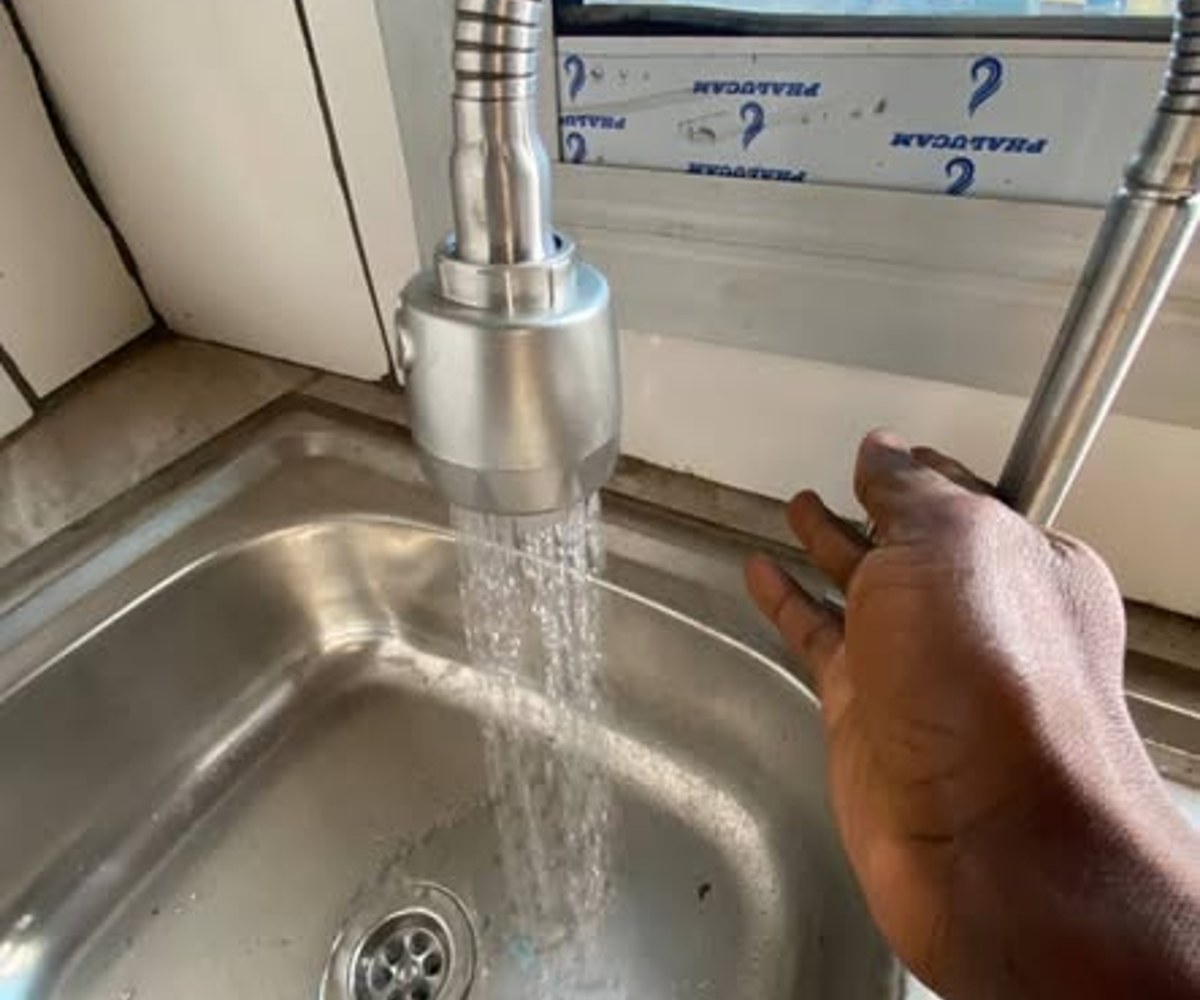Chambre moderne à louer au carrefour MEEC, Yaoundé
