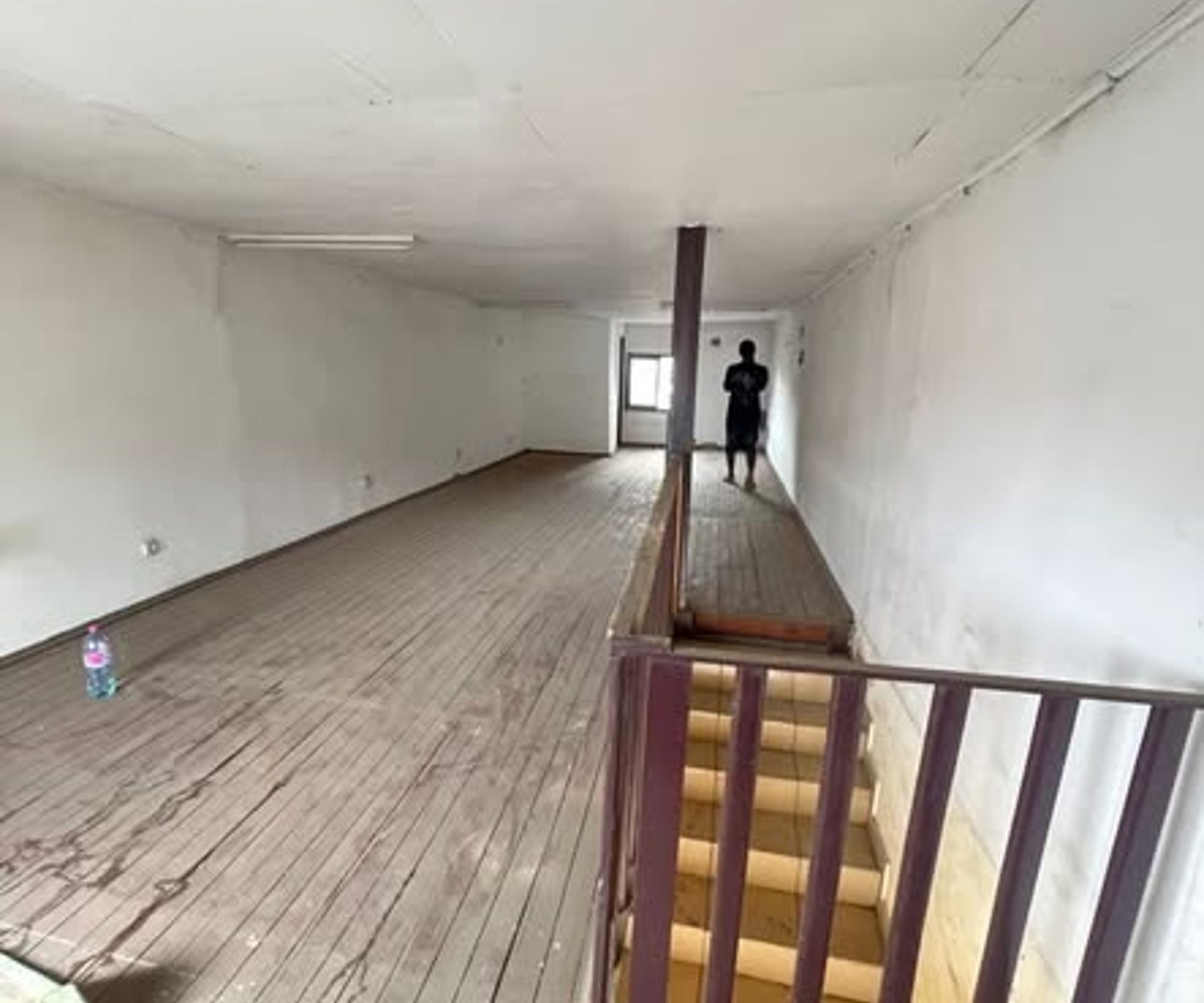 Espace commercial à louer à Deido, Douala