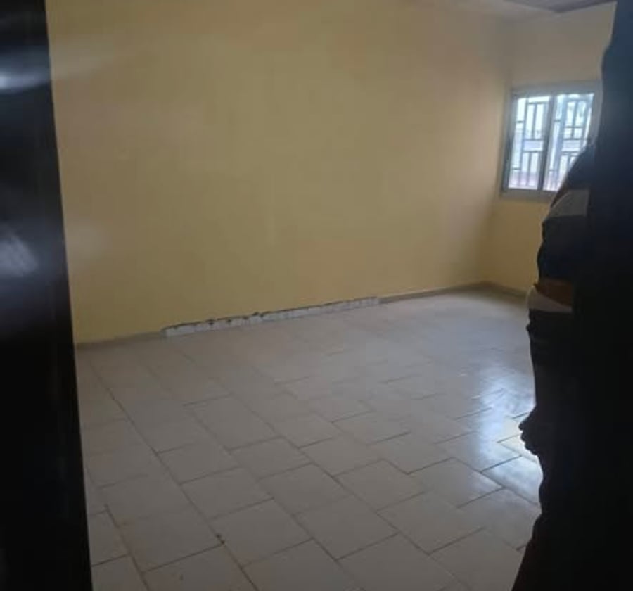 Appartement moderne à louer à Nkomo Carrefour Sarah