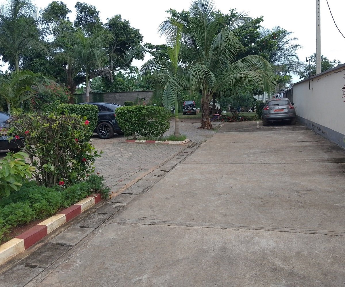 Bureaux à louer à Yaoundé Nkolfoulou