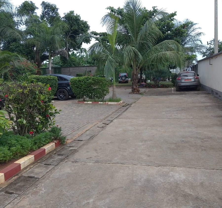 Bureaux à louer à Yaoundé Nkolfoulou