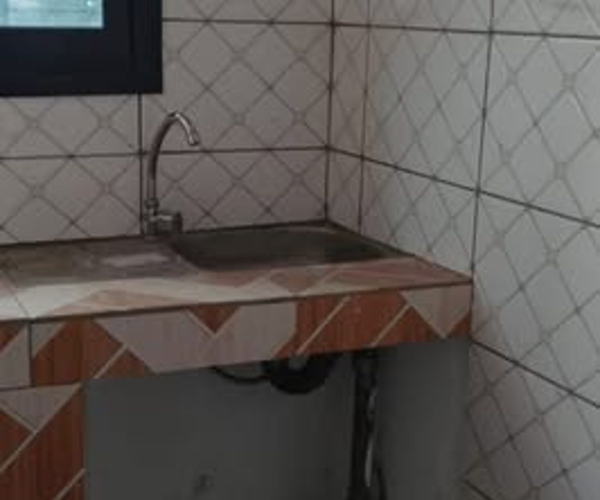 Grande chambre à louer - Bonamoussadi