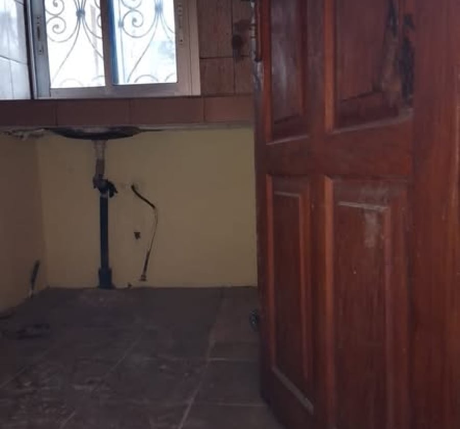 Studio moderne 4 pièces à louer à Makepe Bocom