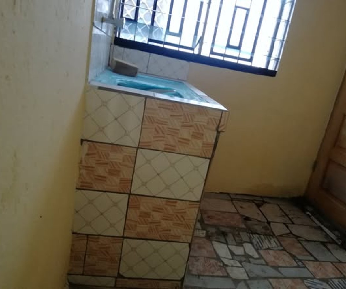 Chambre moderne à louer - Bonaberi, Douala