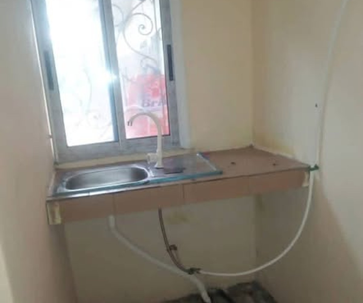 Chambre moderne à louer - Odza