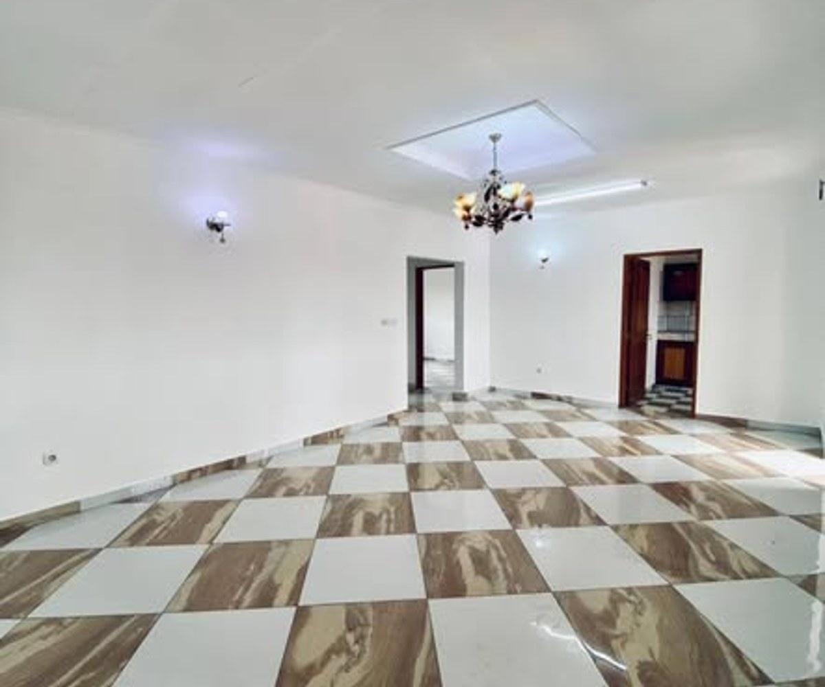Appartement neuf à Kotto, 2 chambres, 150 000 FCFA/mois