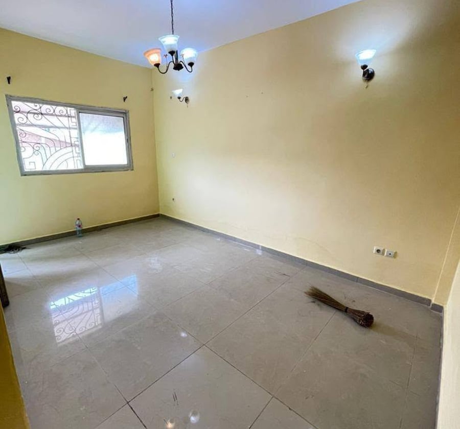 Studio moderne à louer - Yaoundé Nsimeyong