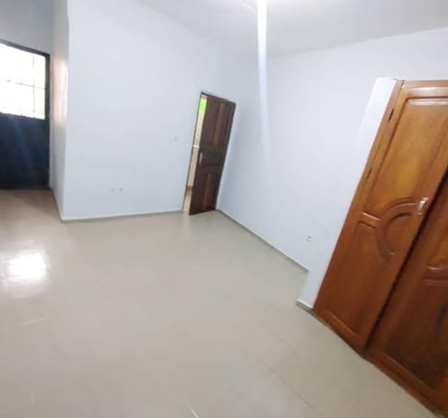 Studio moderne avec caméra de surveillance à Damas, Yaoundé