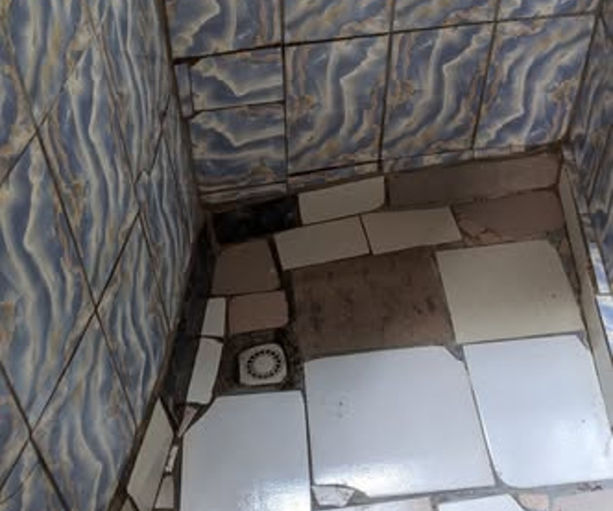 Chambre semi-moderne à louer à Obobogo - 23 000 FCFA