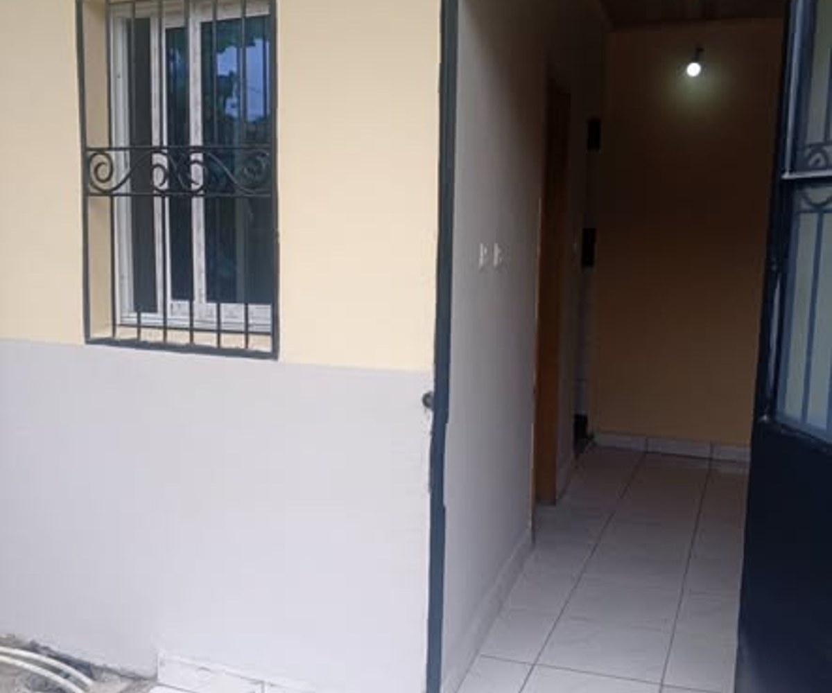 Chambre moderne à louer - Village, Douala