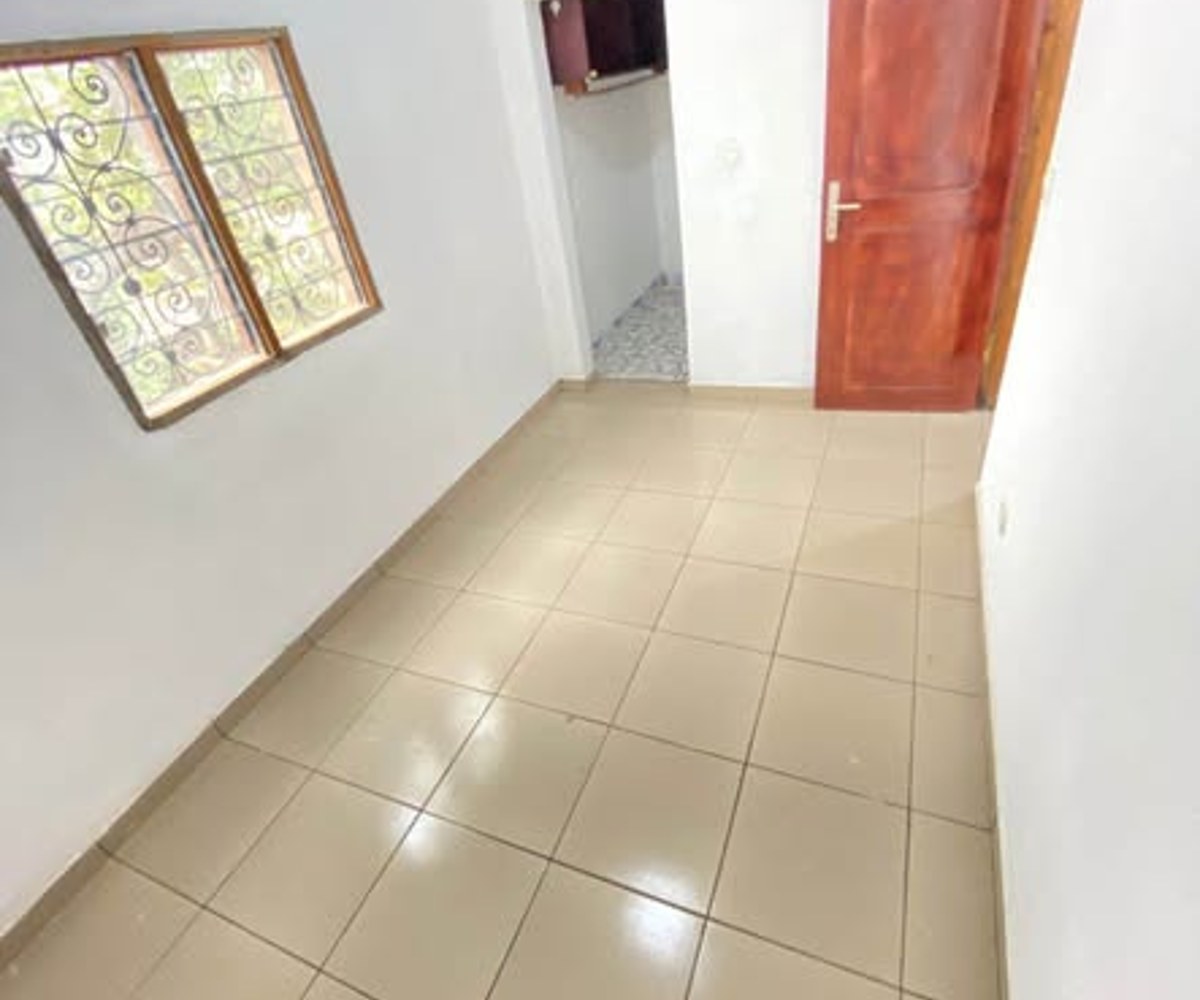 Studio moderne à louer - Etoug-Ebe