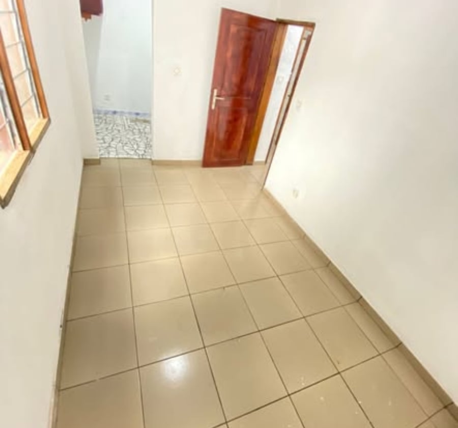 Studio moderne à louer - Etoug-Ebe