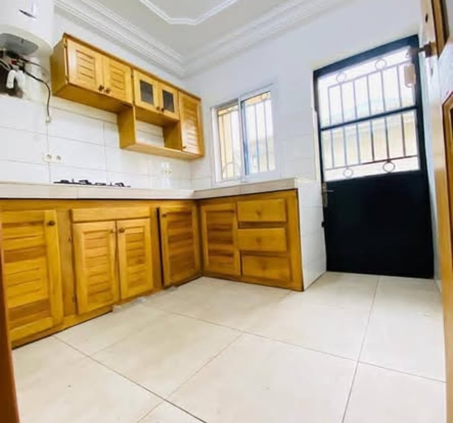 Studio moderne à louer à Ndokoti (Belavie)