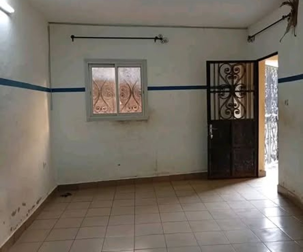 Joli studio moderne à Beedi
