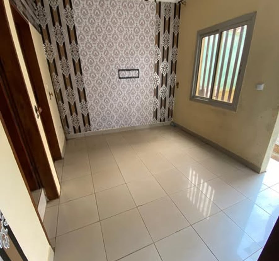 Mignon studio à Total Ngousso